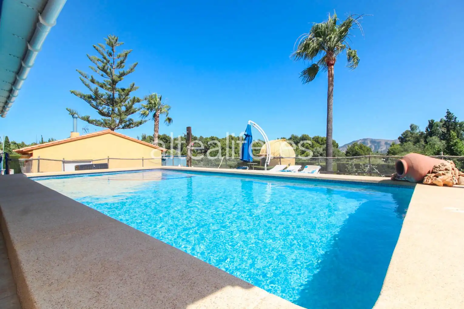 Schwimmbecken von Haus oder Chalet zum Verkauf in Altea mit Klimaanlage, Privatgarten und Terrasse