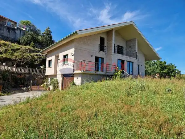 Exterior view of Houses for sale in Moaña  with Heating, Private garden and Parquet flooring