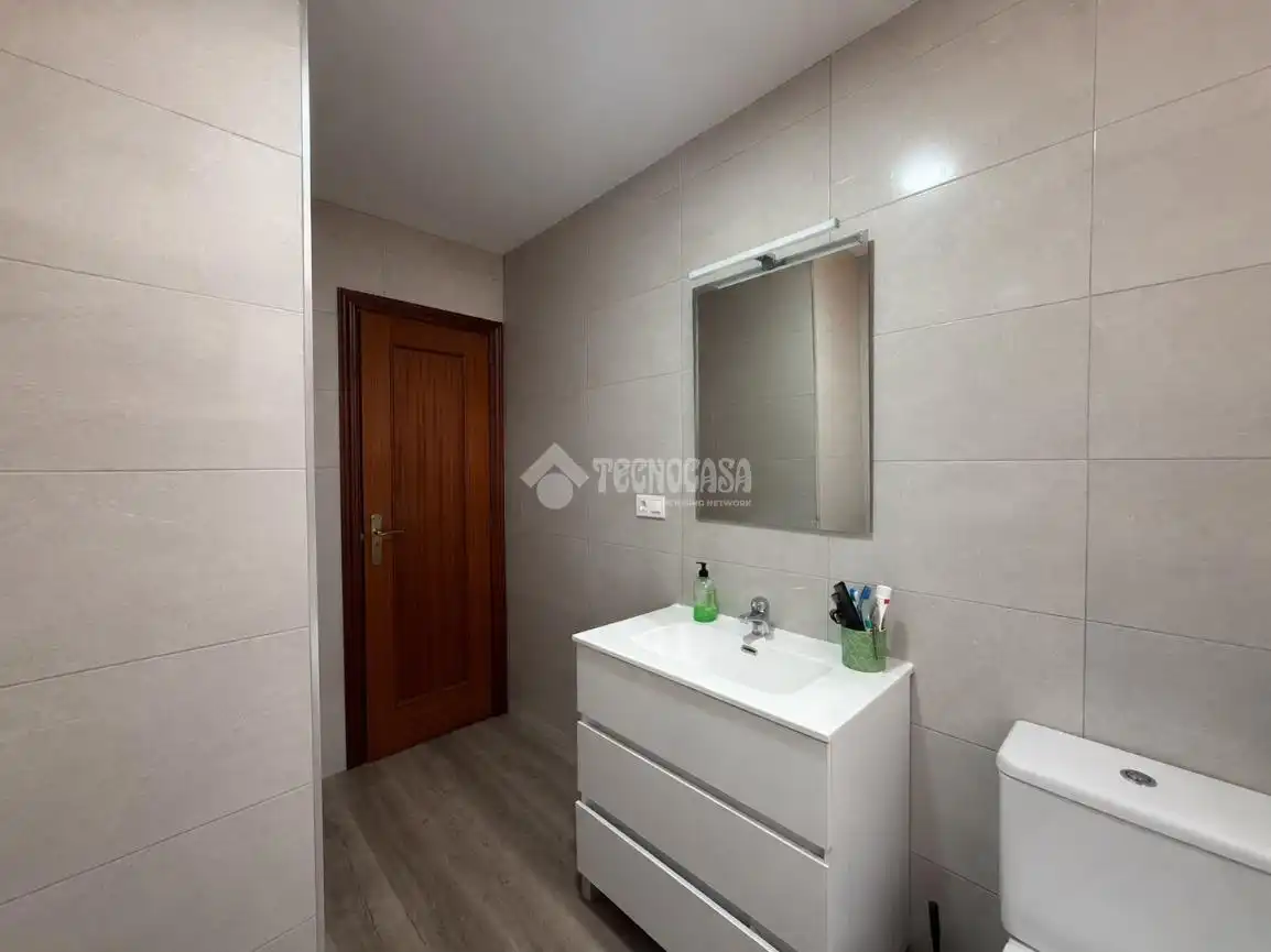 Bathroom of Flat for sale in Mijas