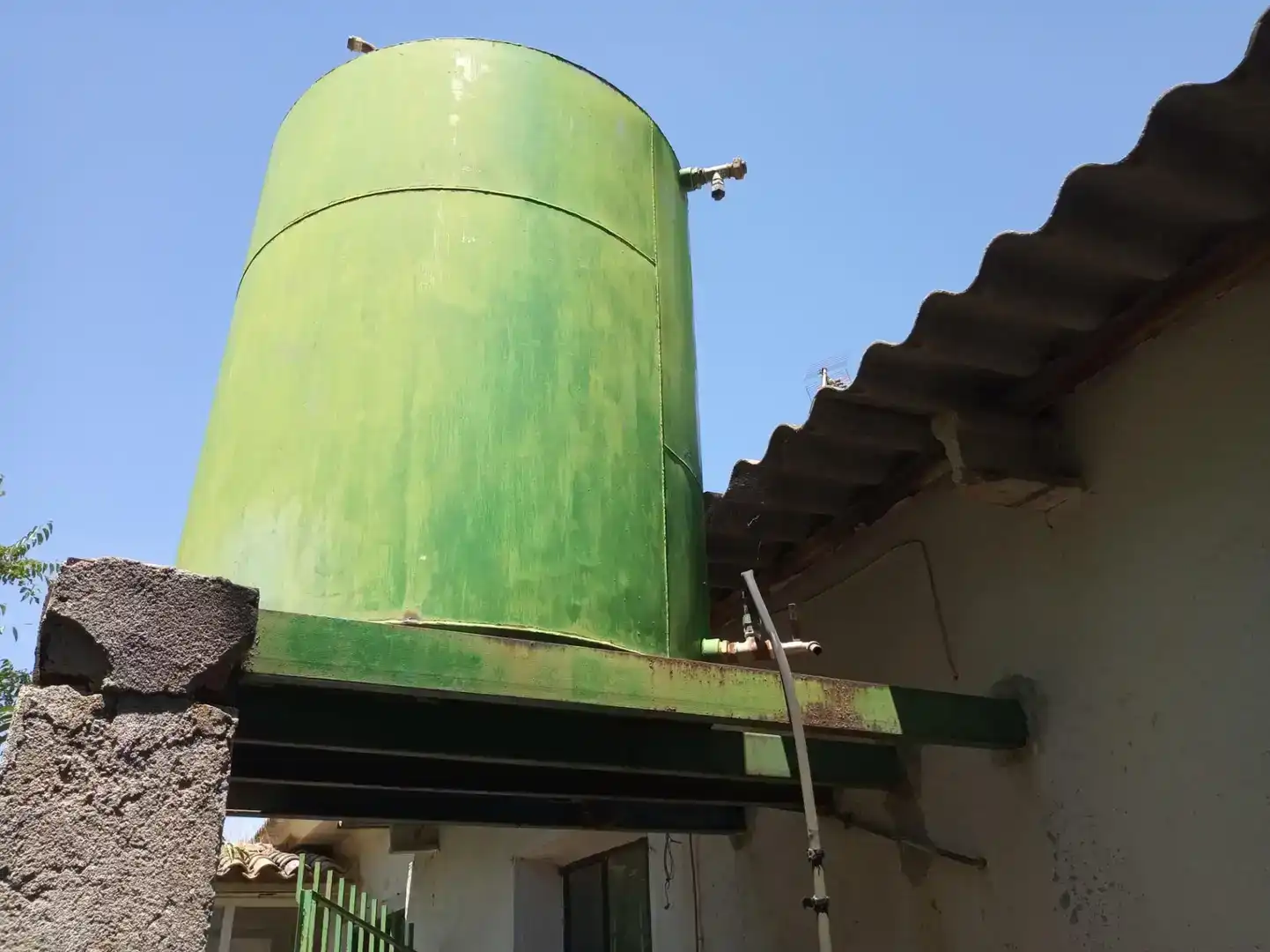 Vista exterior de Planta baixa en venda en Villafranca de los Caballeros amb Traster