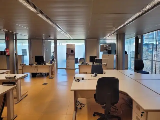 Büro zur Miete in Barcelona mit Klimaanlage, Heizung und Terrasse