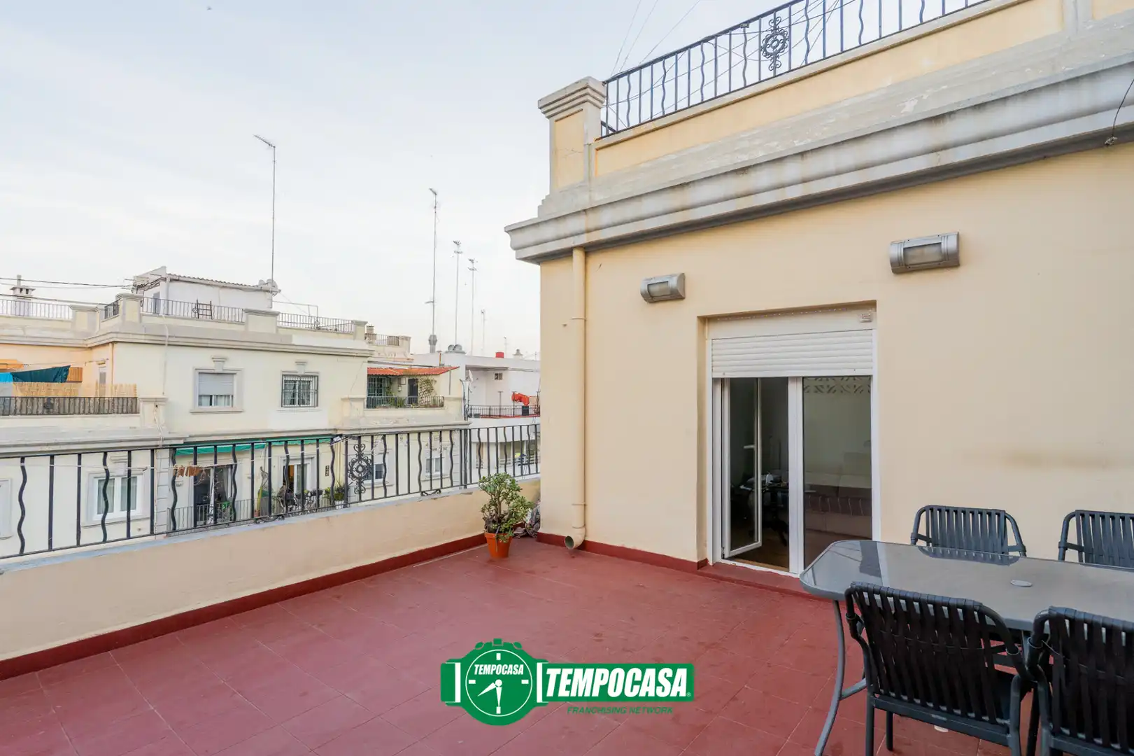 Terrasse von Wohnung zum Verkauf in Valencia mit Klimaanlage, Parkett und Terrasse