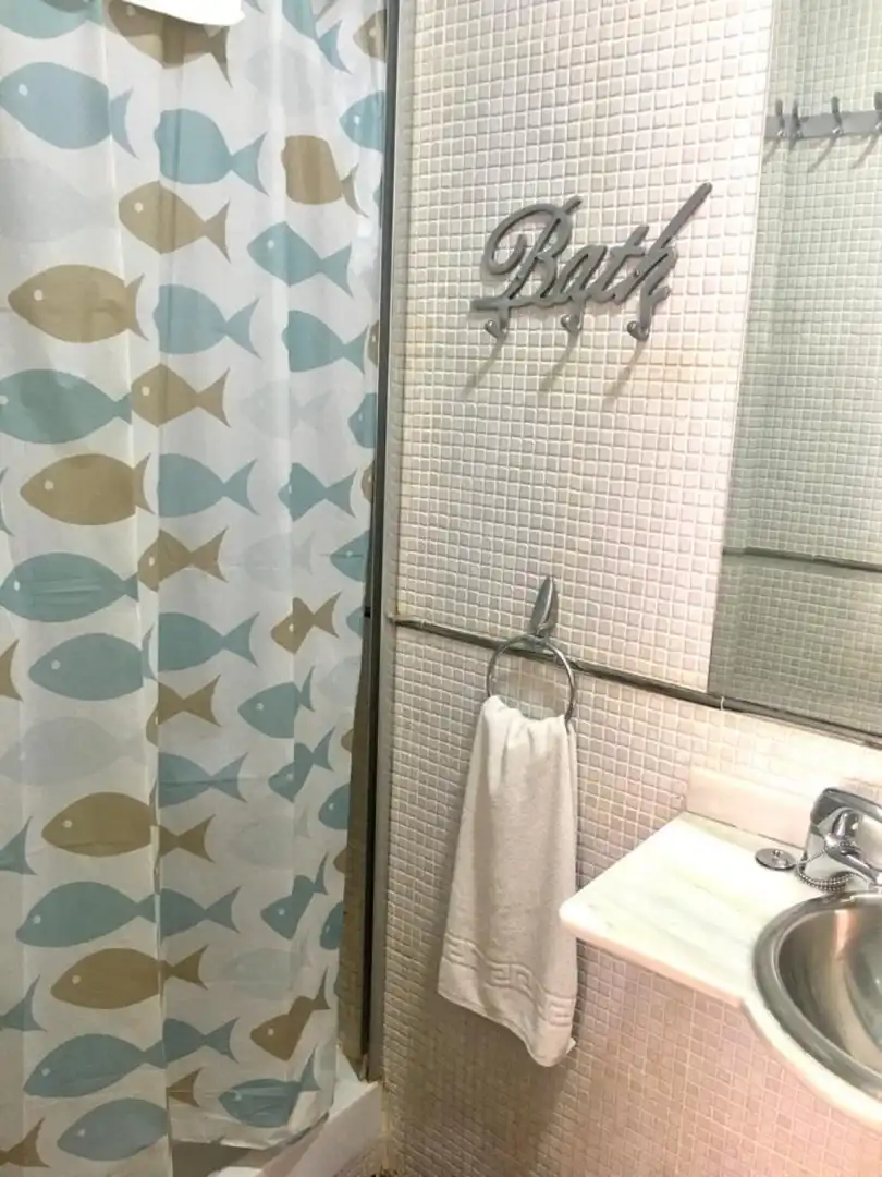 Bathroom of Flat for sale in Málaga  with Air Conditioner and Furnished