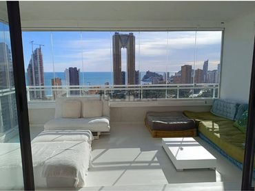 Appartement compact avec balcon à vendre à Via Parque