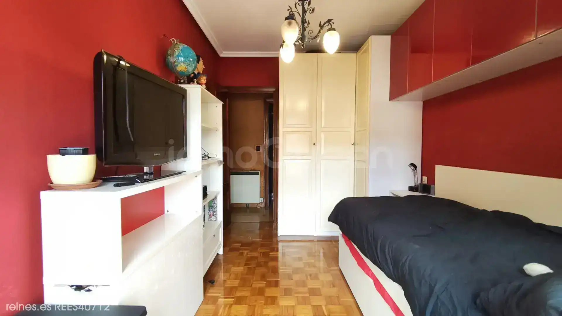 Habitación de Piso en venta en Mieres (Asturias) con Calefacción, Terraza y Amueblado