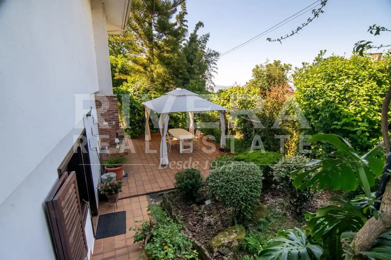 Jardín de Casa o chalet en venta en Vigo  con Calefacción, Jardín privado y Terraza