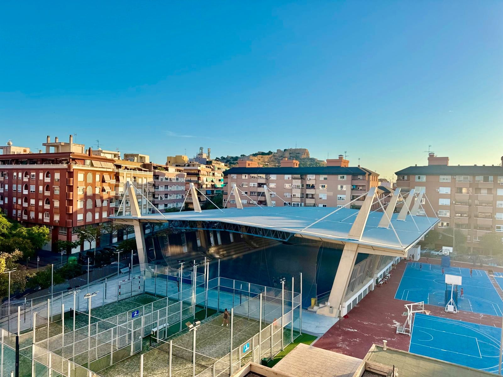 Vista exterior de Pis en venda en Alicante / Alacant amb Aire condicionat, Moblat i Forn