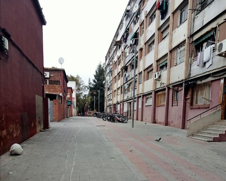 Vista exterior de Planta baixa en venda en Sant Adrià de Besòs amb Terrassa