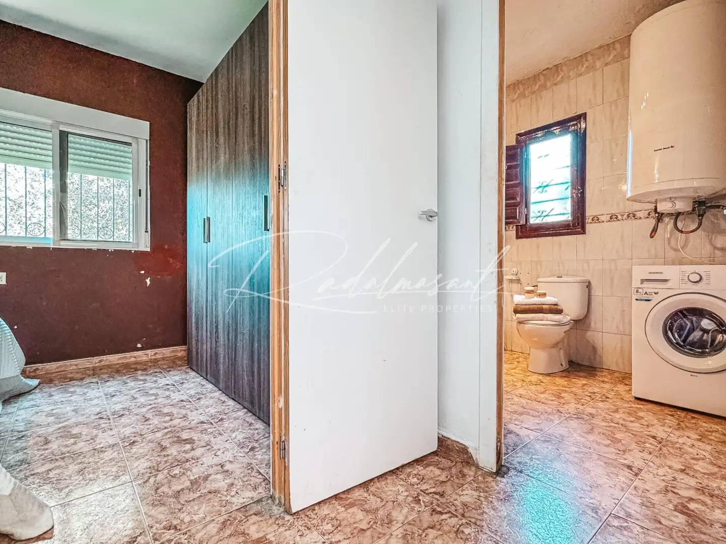 Bathroom of Houses for sale in Reus  with Air Conditioner, Swimming Pool and Furnished