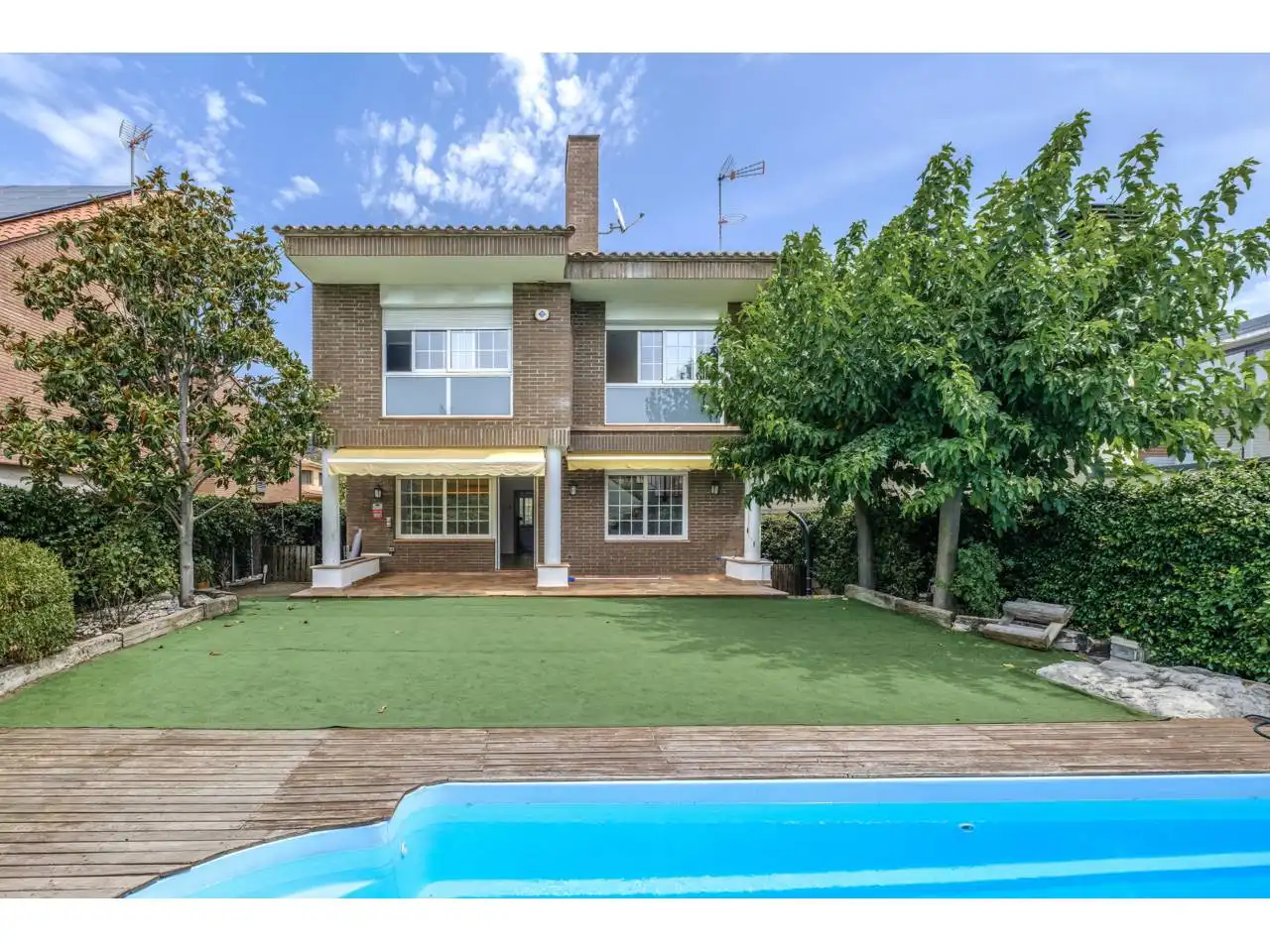 Vista exterior de Casa o chalet en venta en Matadepera con Calefacción, Jardín privado y Piscina