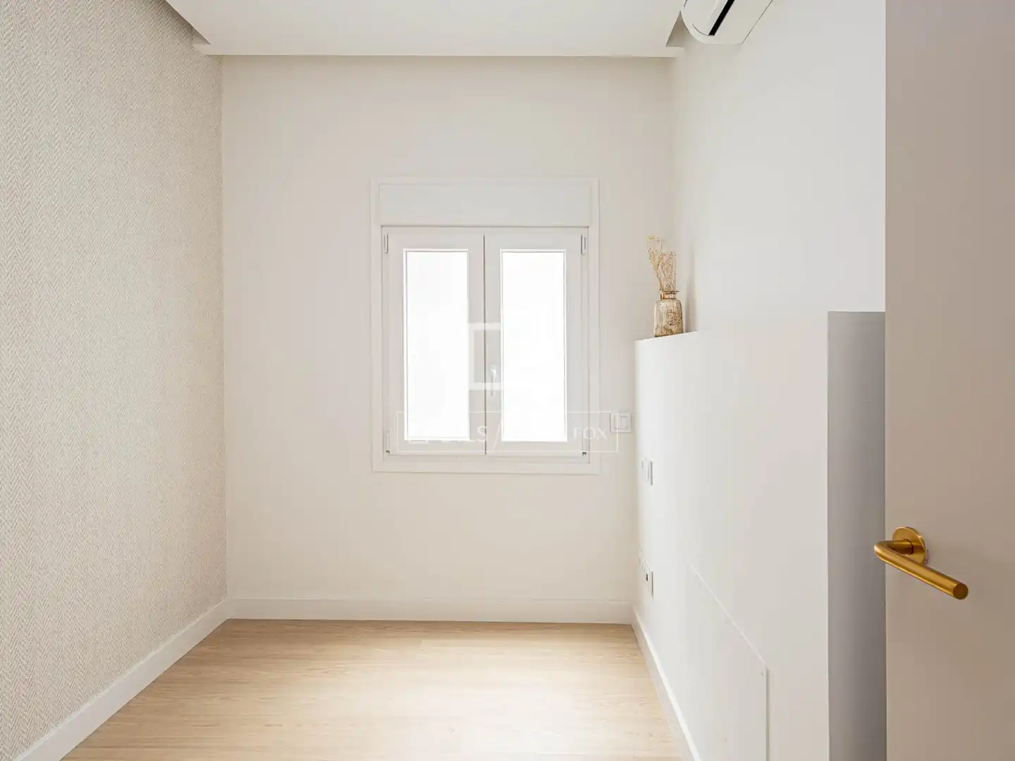 Schlafzimmer von Wohnung zur Miete in Barcelona mit Klimaanlage, Parkett und Terrasse