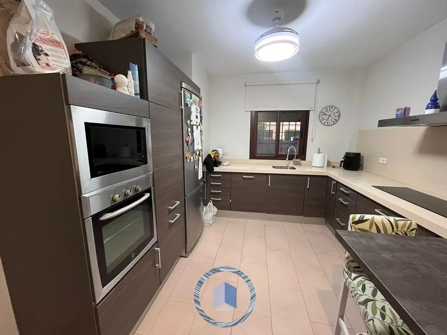 Cocina de Piso en venta en Montequinto con Jardín privado, Trastero y Piscina comunitaria