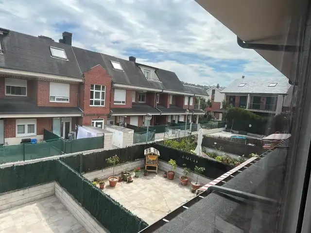 Vista exterior de Dúplex en venda en Piélagos amb Calefacció, Parquet i Terrassa