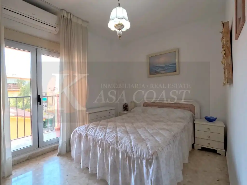 Habitación de Piso en venta en Fuengirola con Aire acondicionado, Jardín privado y Terraza