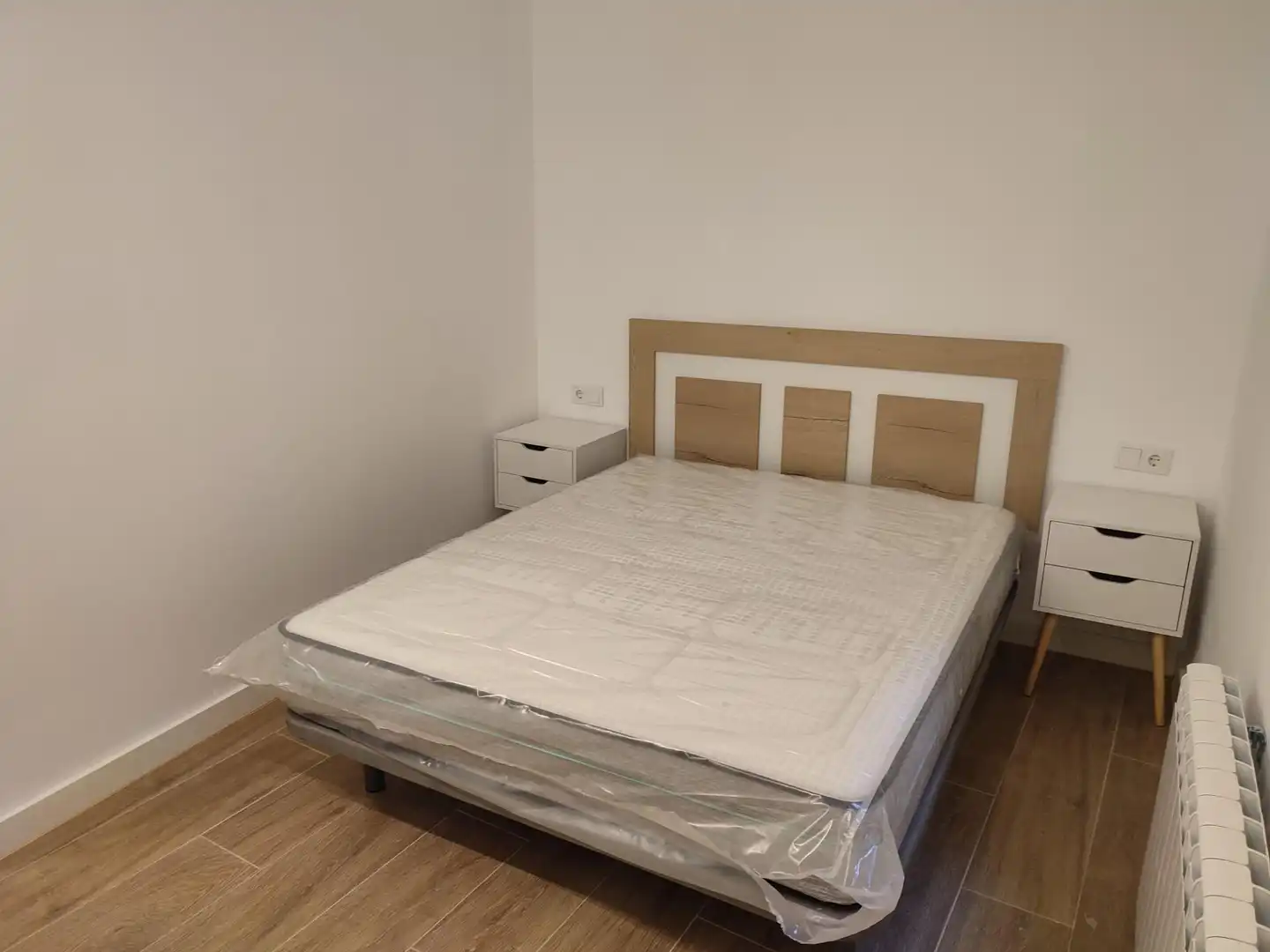 Bedroom of Flat for sale in Zaragoza  with Air Conditioner, Heating and Furnished