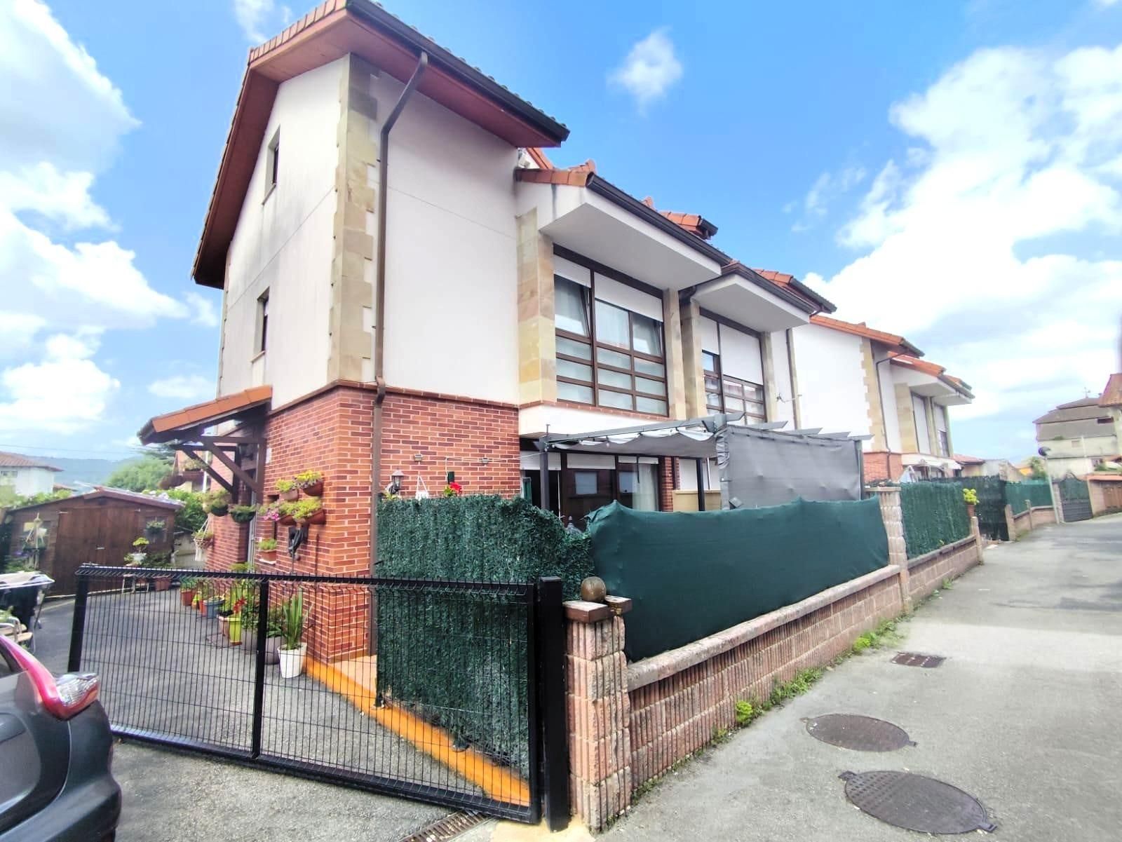Exterior view of Single-family semi-detached for sale in Santa María de Cayón  with Heating, Private garden and Terrace