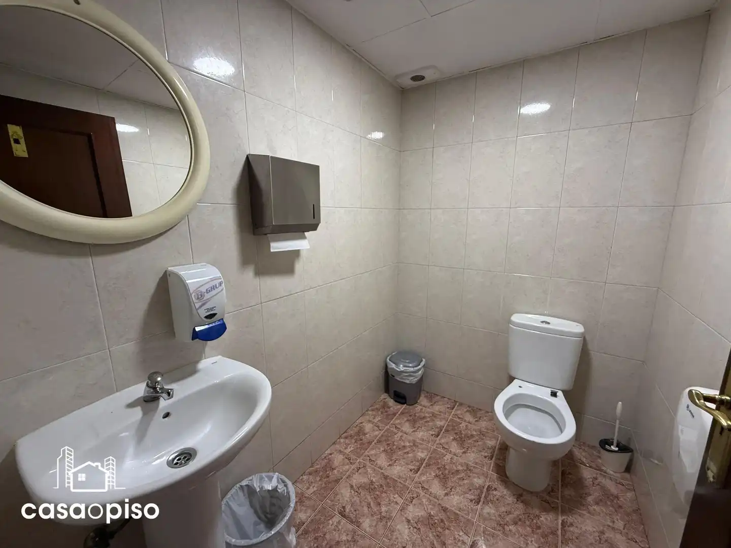 Baño de Casa adosada en venta en Terrassa con Aire acondicionado, Calefacción y Trastero