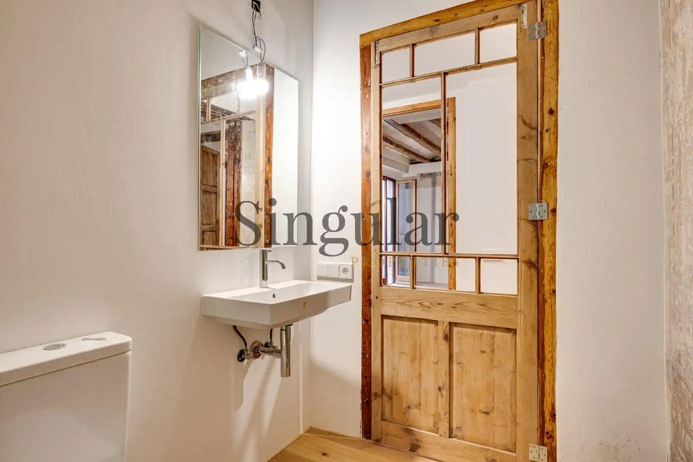 Habitación de Dúplex en venta en Barcelona con Calefacción, Terraza y Trastero