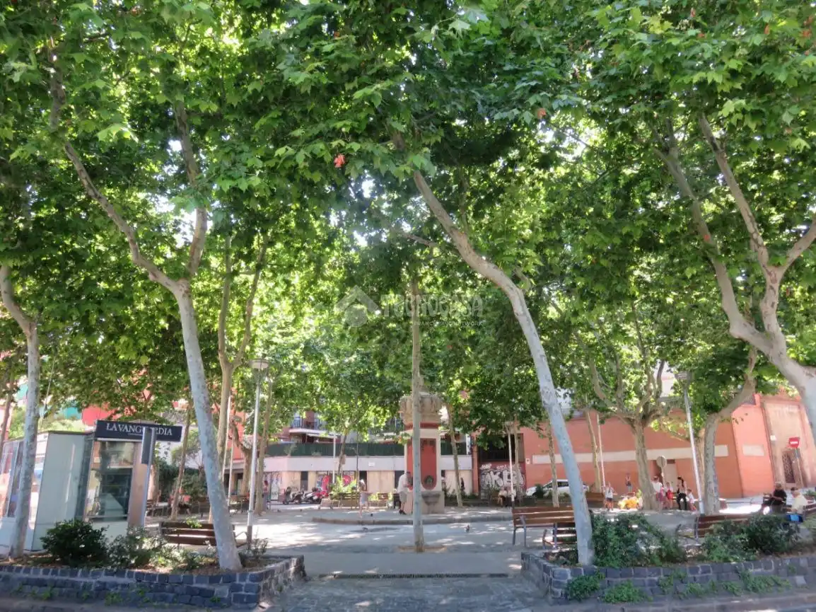 Vista exterior de Pis en venda en Barcelona amb Calefacció