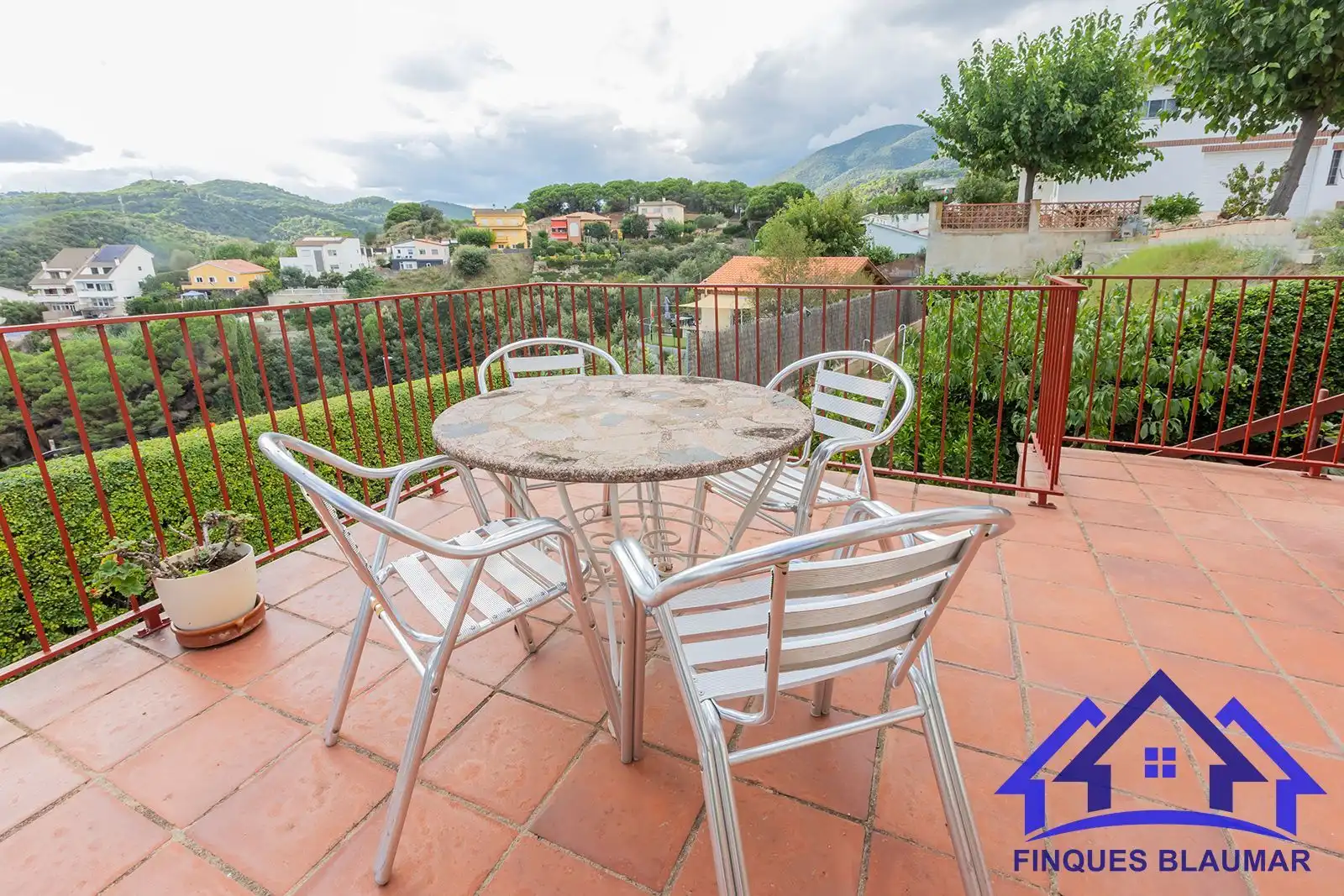 Terrassa de Casa o xalet en venda en Sant Iscle de Vallalta amb Calefacció, Jardí privat i Terrassa