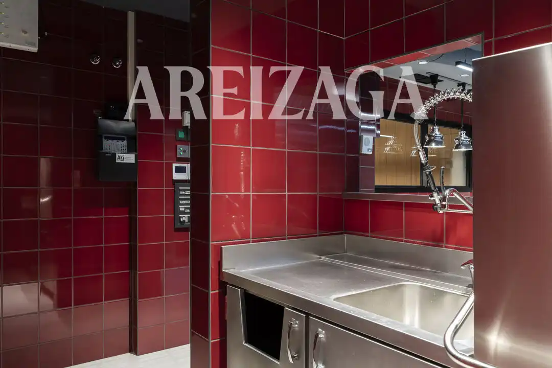 Baño de Local en venta en Donostia - San Sebastián 