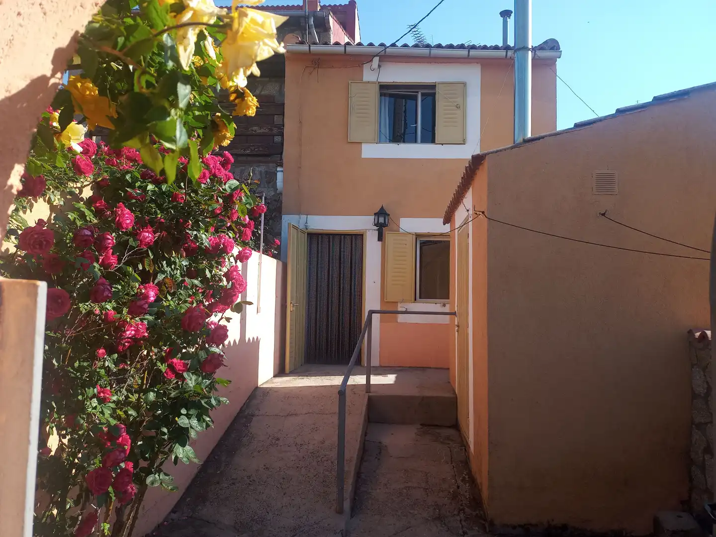 Vista exterior de Casa adosada en venta en Cepeda la Mora con Calefacción