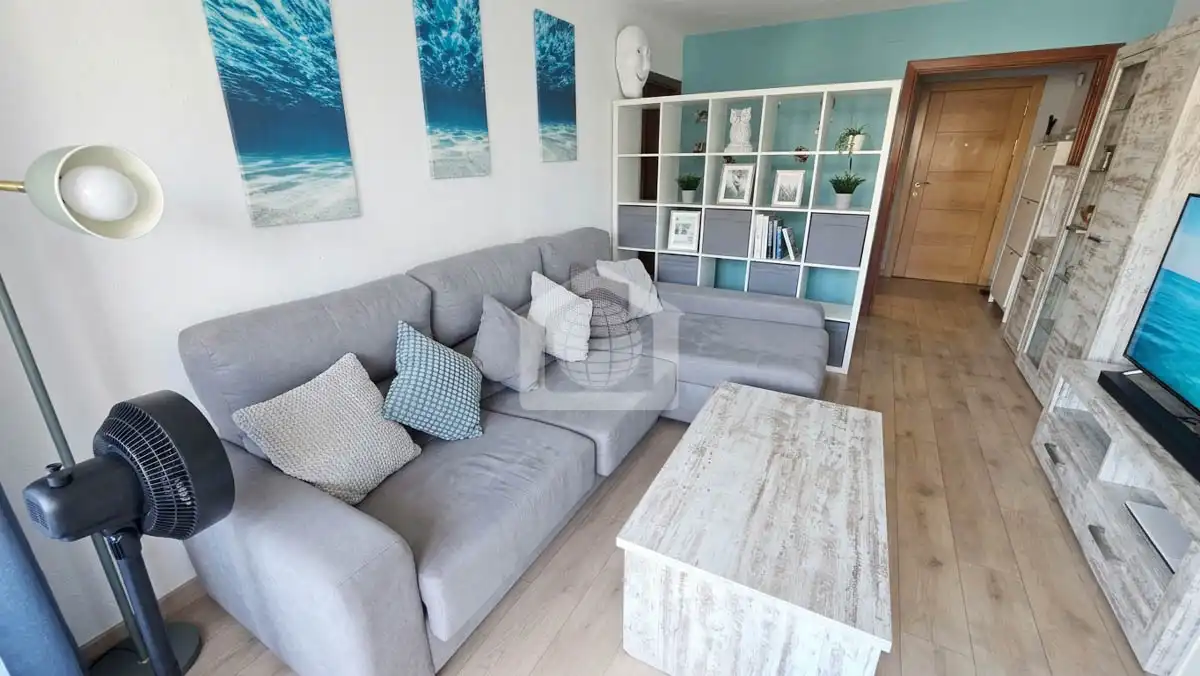 Sala d'estar de Pis en venda en Rincón de la Victoria amb Aire condicionat, Parquet i Terrassa