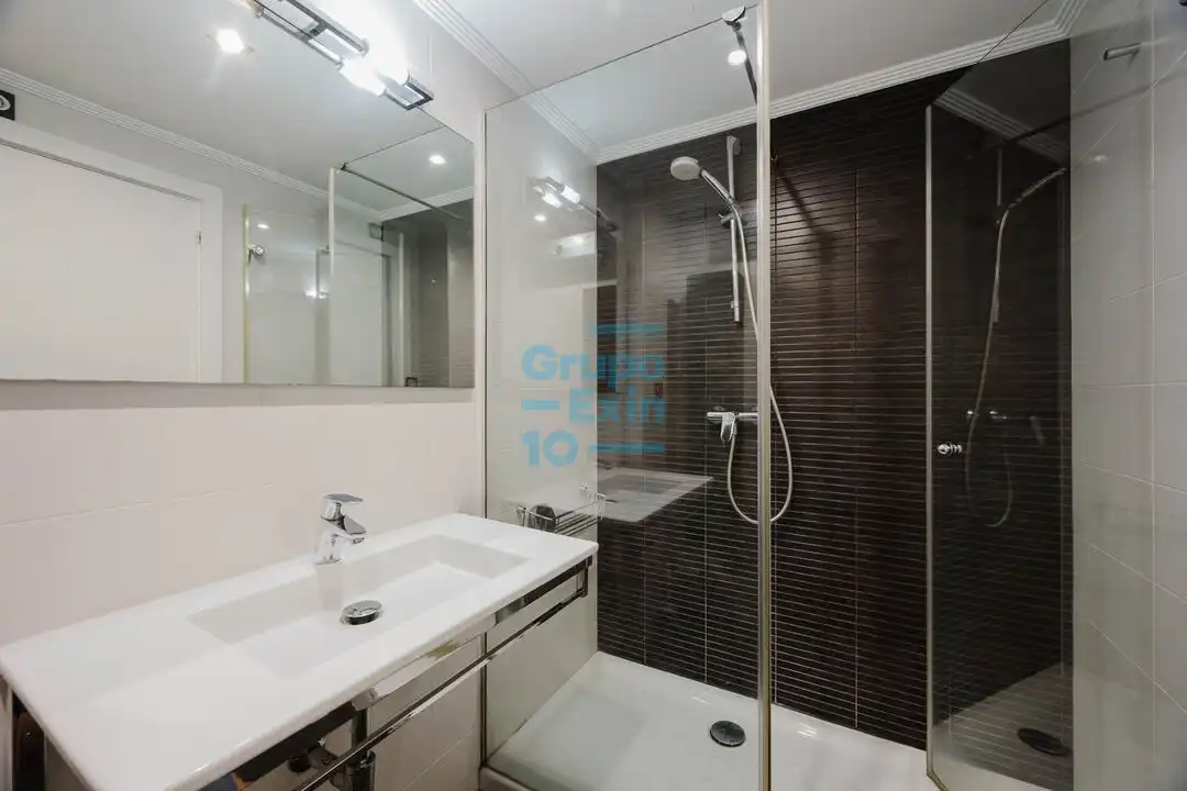 Bathroom of Flat for sale in Donostia - San Sebastián   with Heating and Terrace