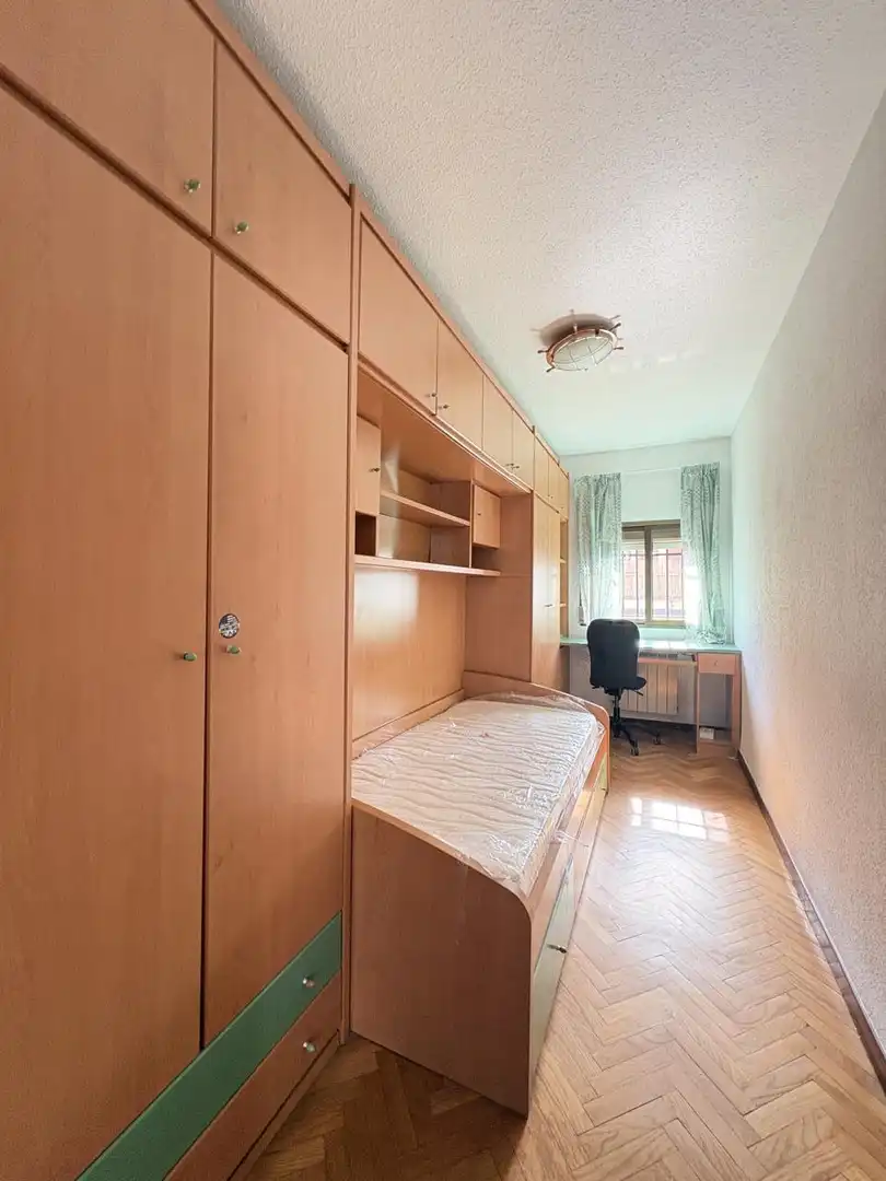 Schlafzimmer von Wohnung zur Miete in Madrid mit Klimaanlage, Heizung und Parkett