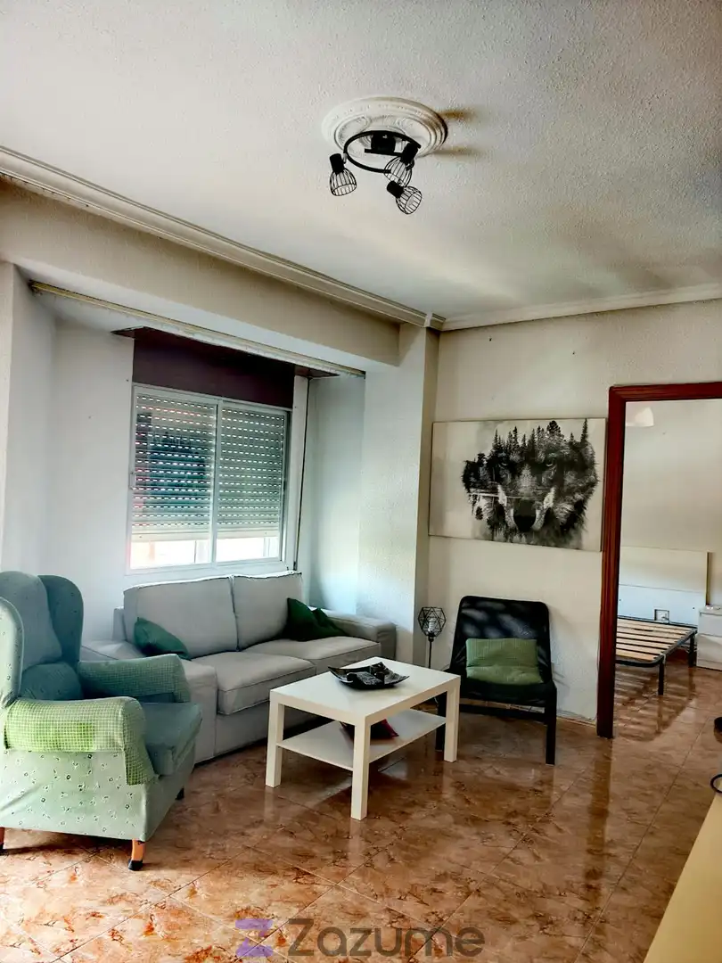 Flat with terrace to rent in C. Alba