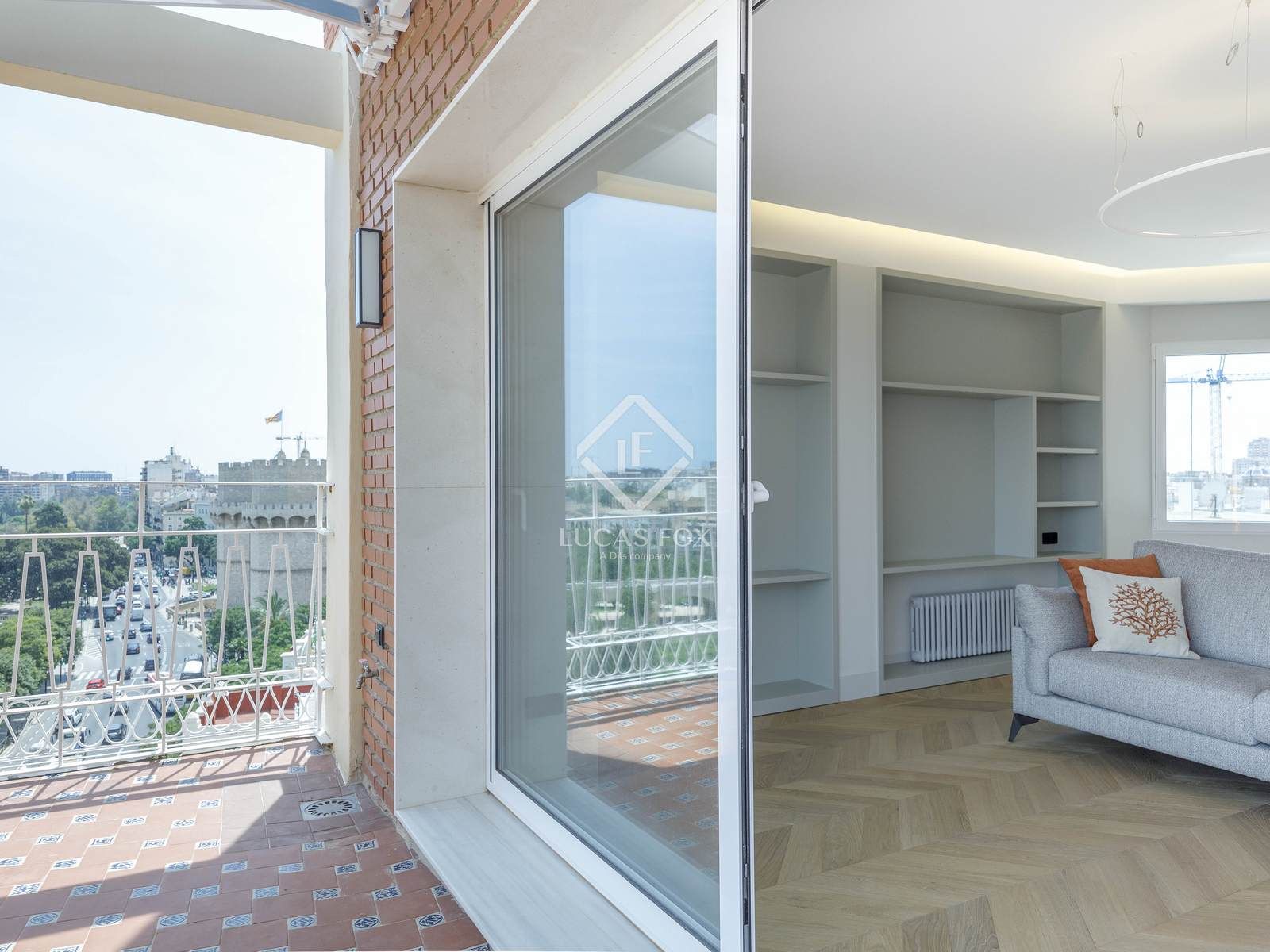 Balcony of Attic to rent in  Valencia Capital  with Air Conditioner, Heating and Parquet flooring