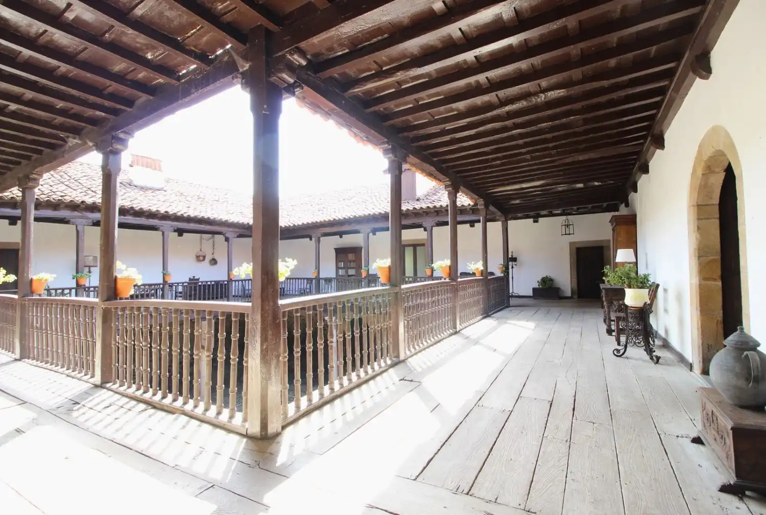 Terrassa de Casa o xalet en venda en Salas amb Calefacció, Jardí privat i Parquet