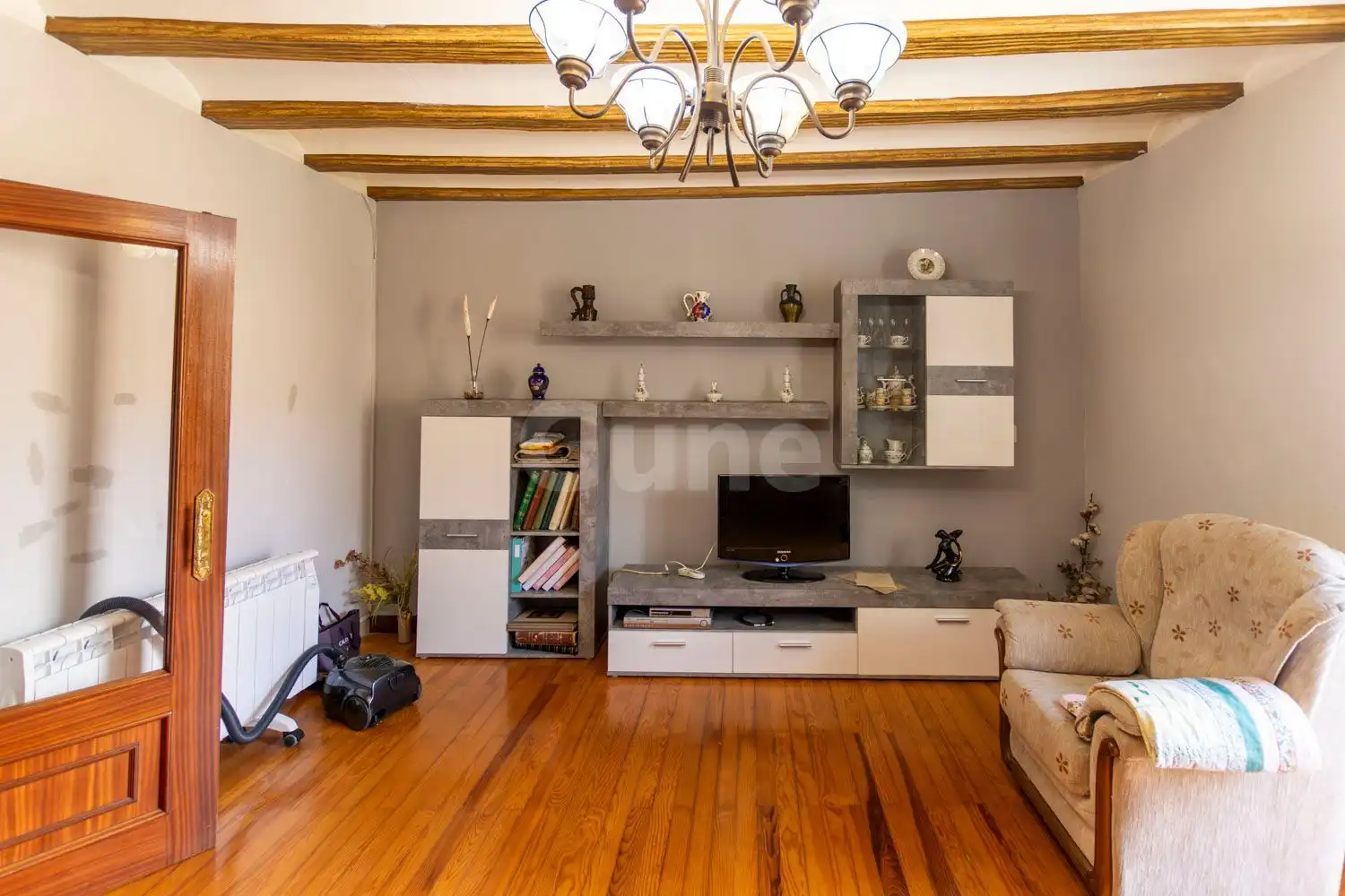 Sala de estar de Piso en venta en Zegama con Calefacción, Terraza y Trastero