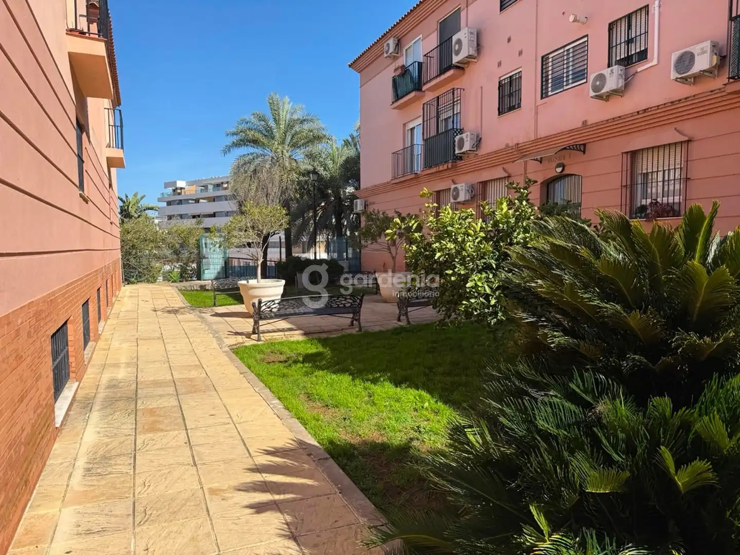 Vista exterior de Piso en venta en Tomares con Aire acondicionado y Terraza
