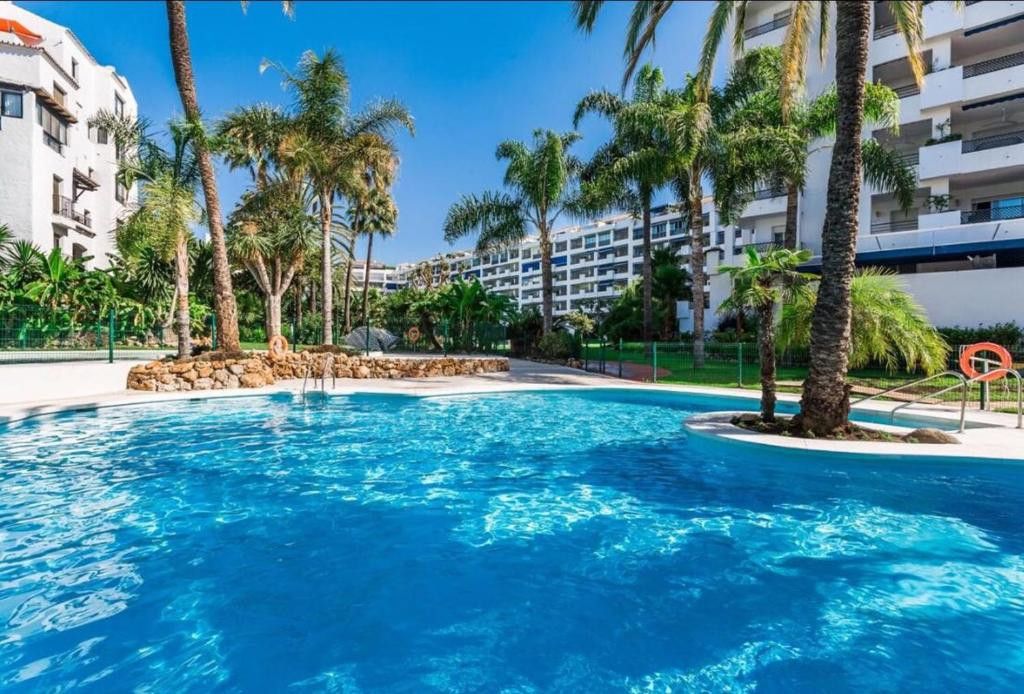 Swimming pool of Apartment for sale in Marbella  with Air Conditioner, Terrace and Swimming Pool