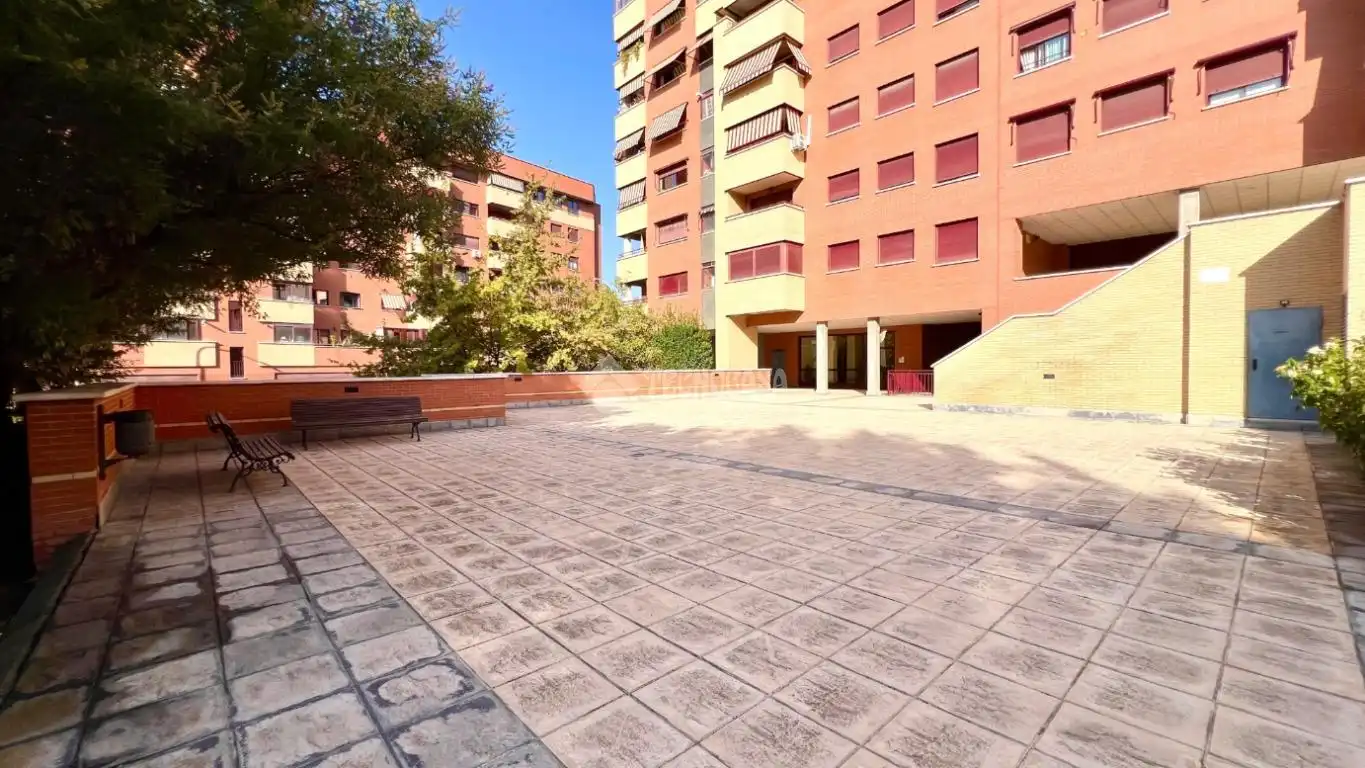 Exterior view of Flat for sale in Madrid  with Air Conditioner, Heating and Parquet flooring