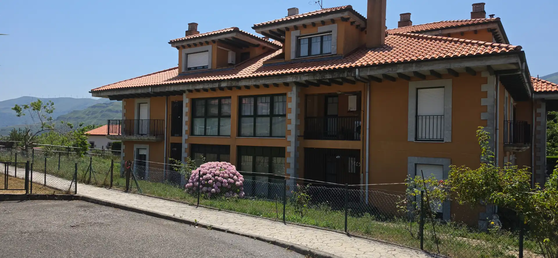 Vista exterior de Piso en venta en Soba con Calefacción