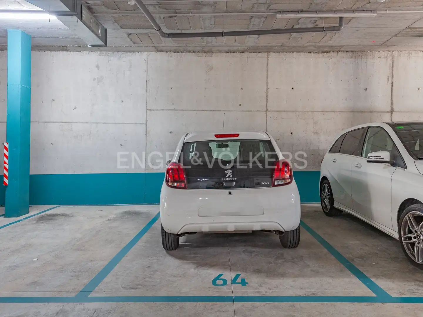 Parkplatz von Wohnungen zur Miete in Sitges mit Klimaanlage, Heizung und Privatgarten