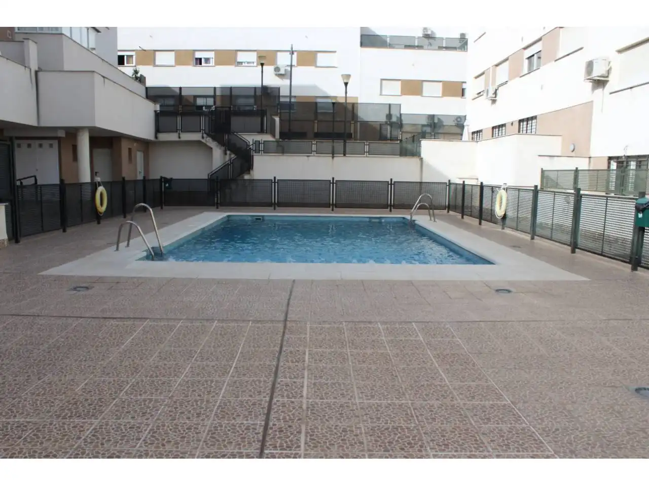 Schwimmbecken von Wohnung zur Miete in Las Gabias mit Klimaanlage, Heizung und Möbliert