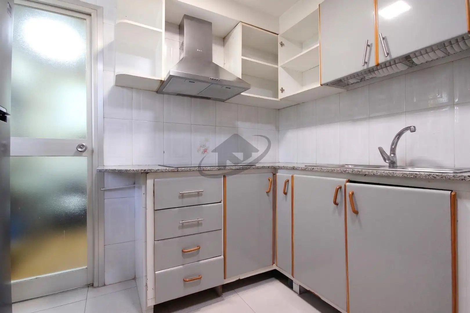 Cocina de Piso en venta en Badia del Vallès con Balcón