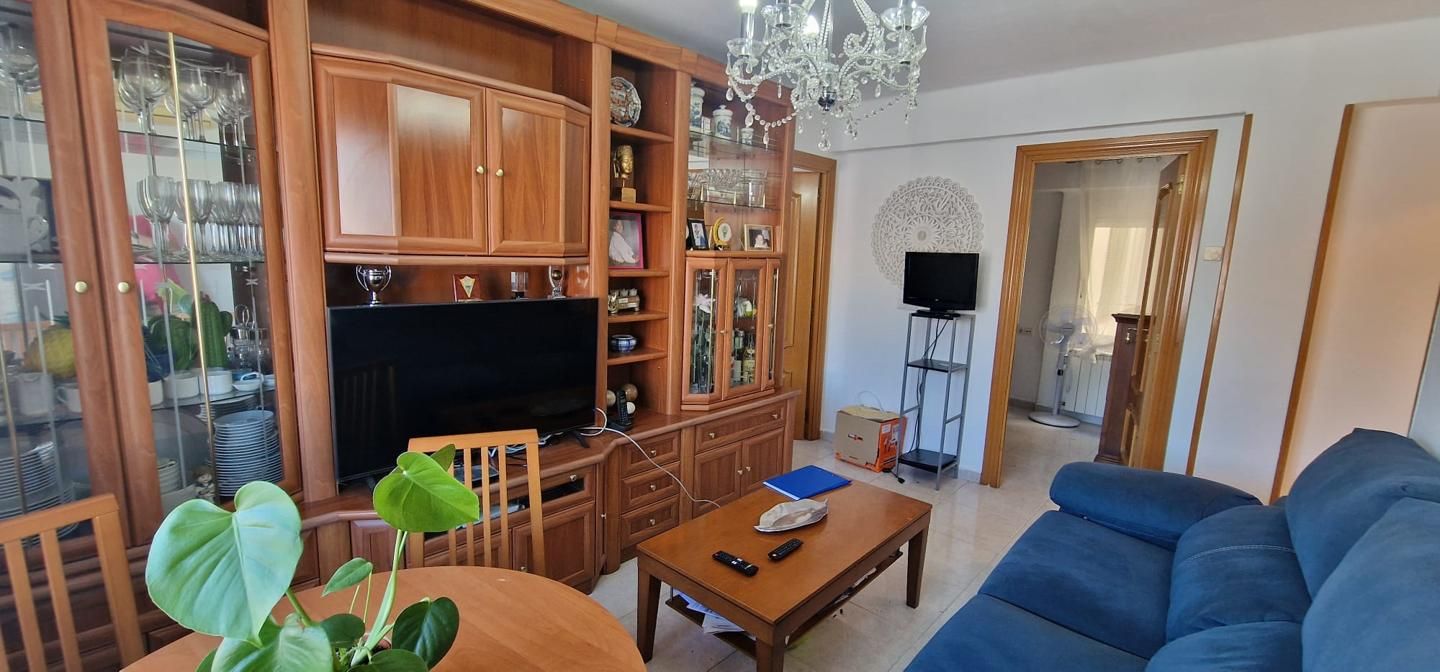 Living room of Flat for sale in  Zaragoza Capital  with Air Conditioner, Heating and Furnished