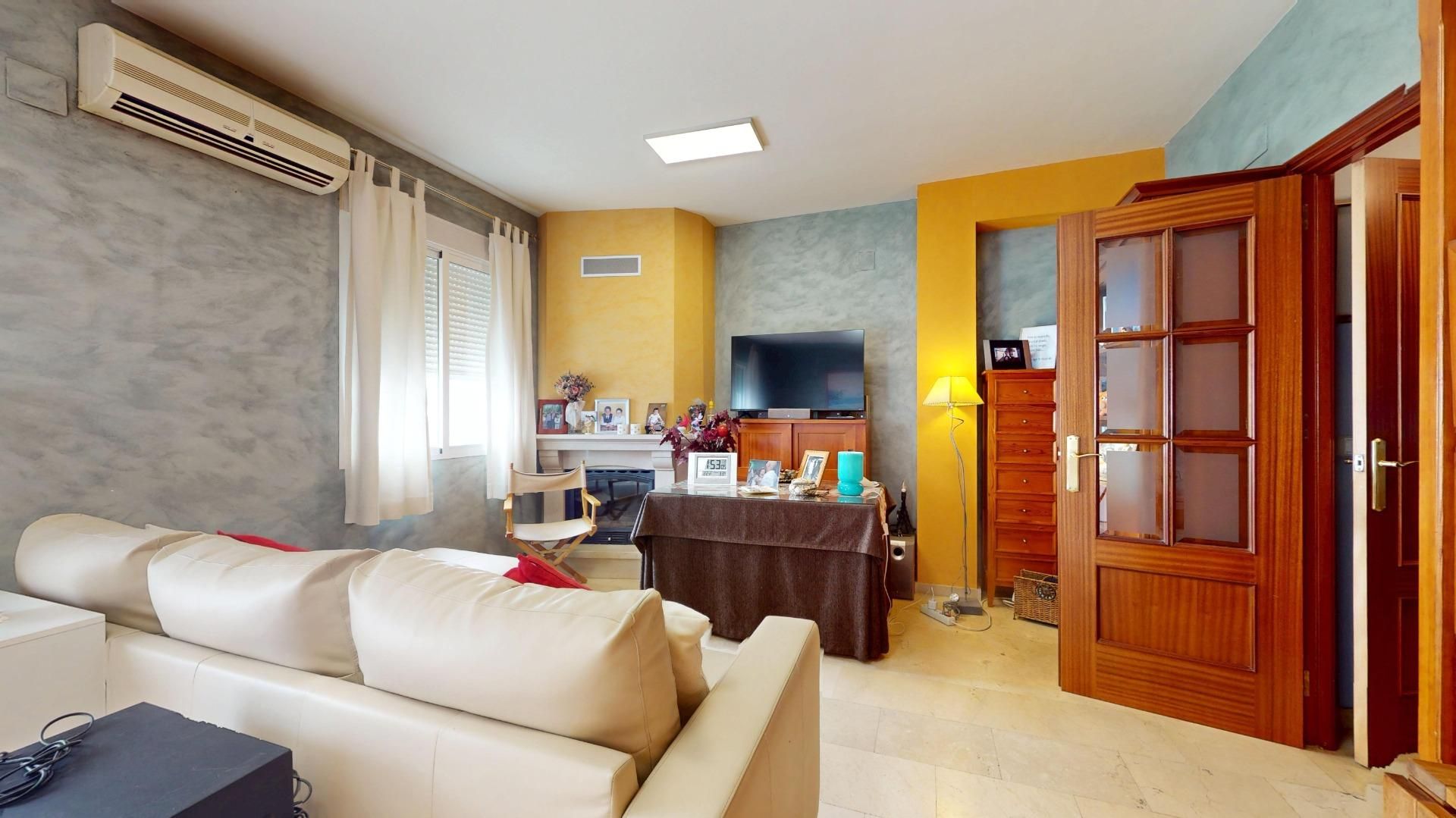 Sala de estar de Casa adosada en venta en  Córdoba Capital con Aire acondicionado, Calefacción y Terraza