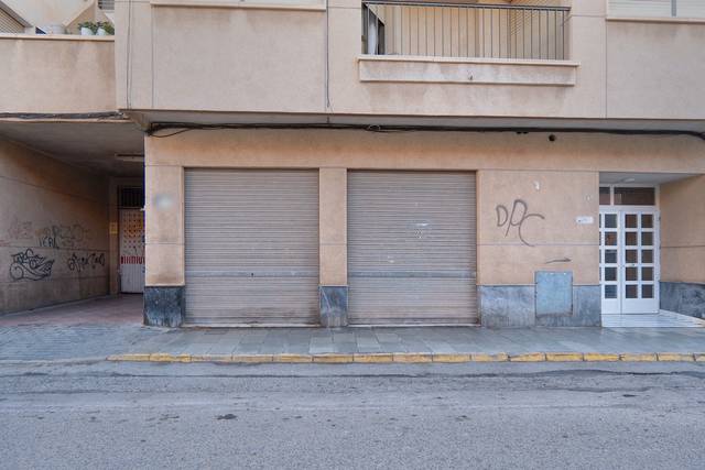 Local comercial en Venta en C/ Miguel de Cervantes  en Casco Antiguo