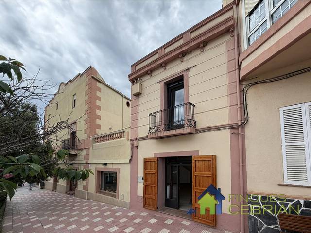 Casa adosada en Alquiler en Alella