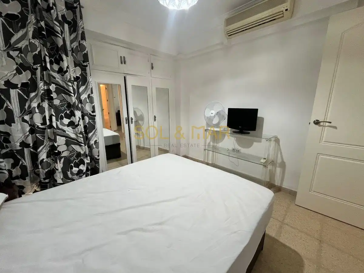 Dormitori de Apartament de lloguer en Torremolinos amb Terrassa