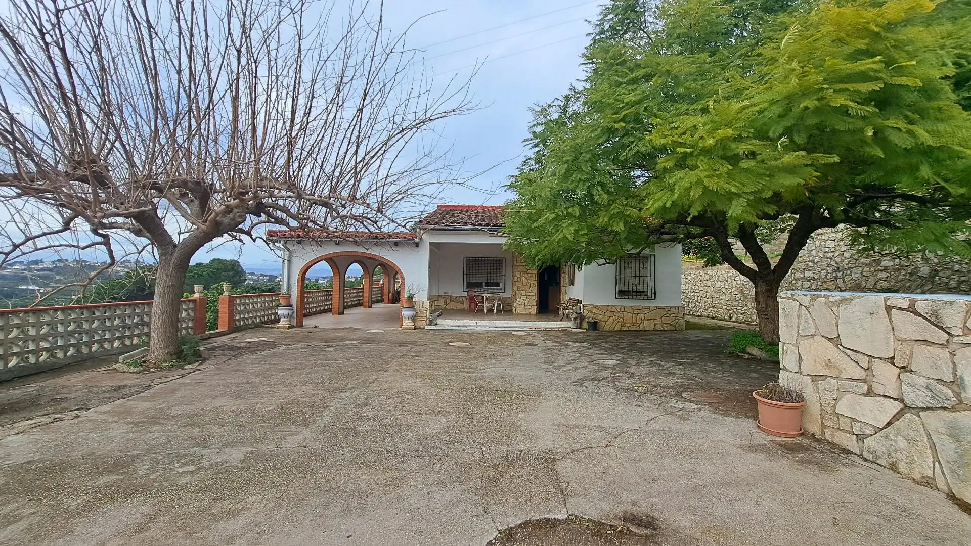 Außenansicht von Haus oder Chalet zum Verkauf in Alzira mit Terrasse, Abstellraum und Schwimmbad