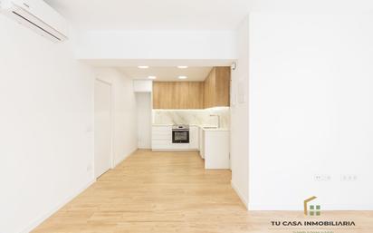 Kitchen of Flat for sale in Badalona  with Air Conditioner and Heating