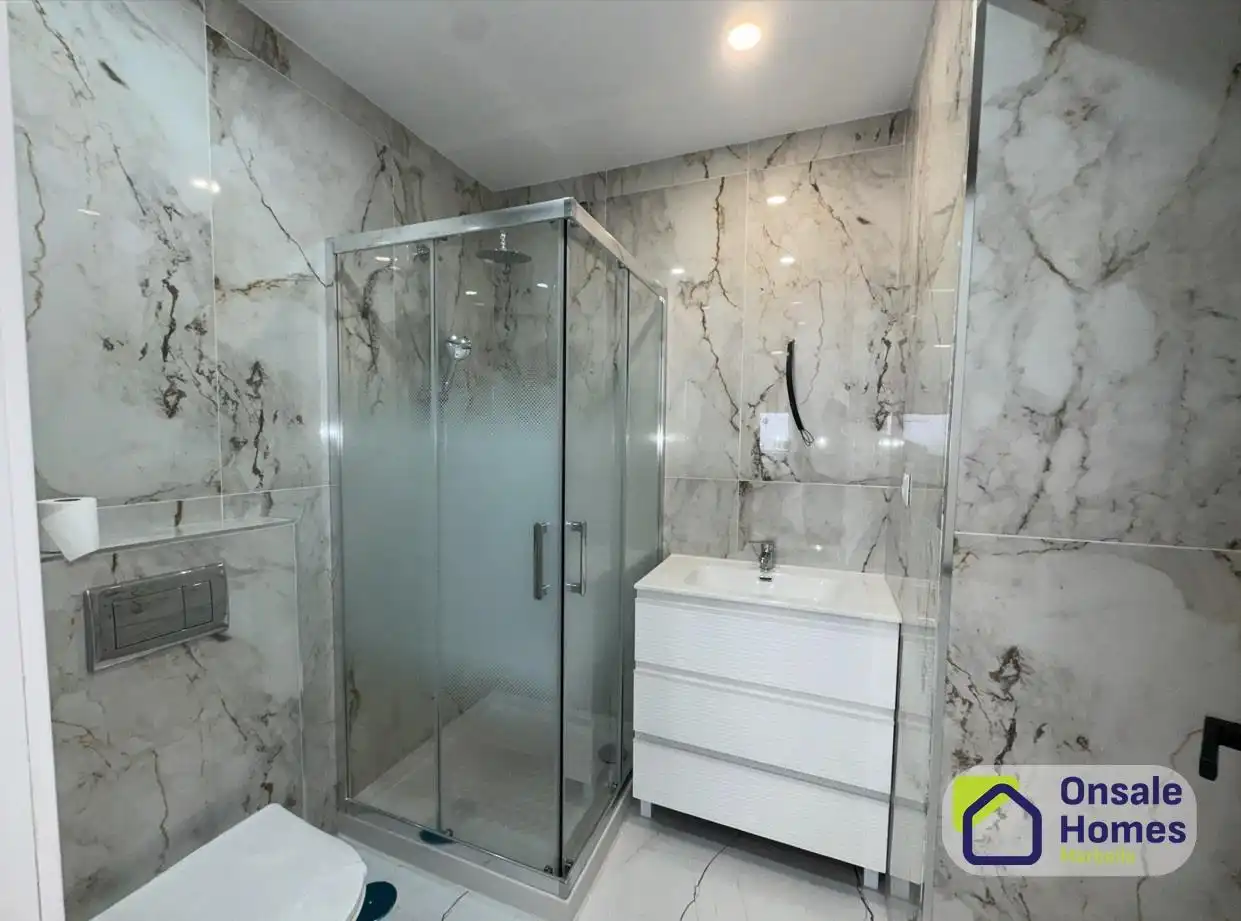 Baño de Apartamento en venta en Alhaurín El Grande con Aire acondicionado, Jardín privado y Terraza