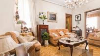 Sala d'estar de Pis en venda en  Madrid Capital amb Aire condicionat, Calefacció i Parquet