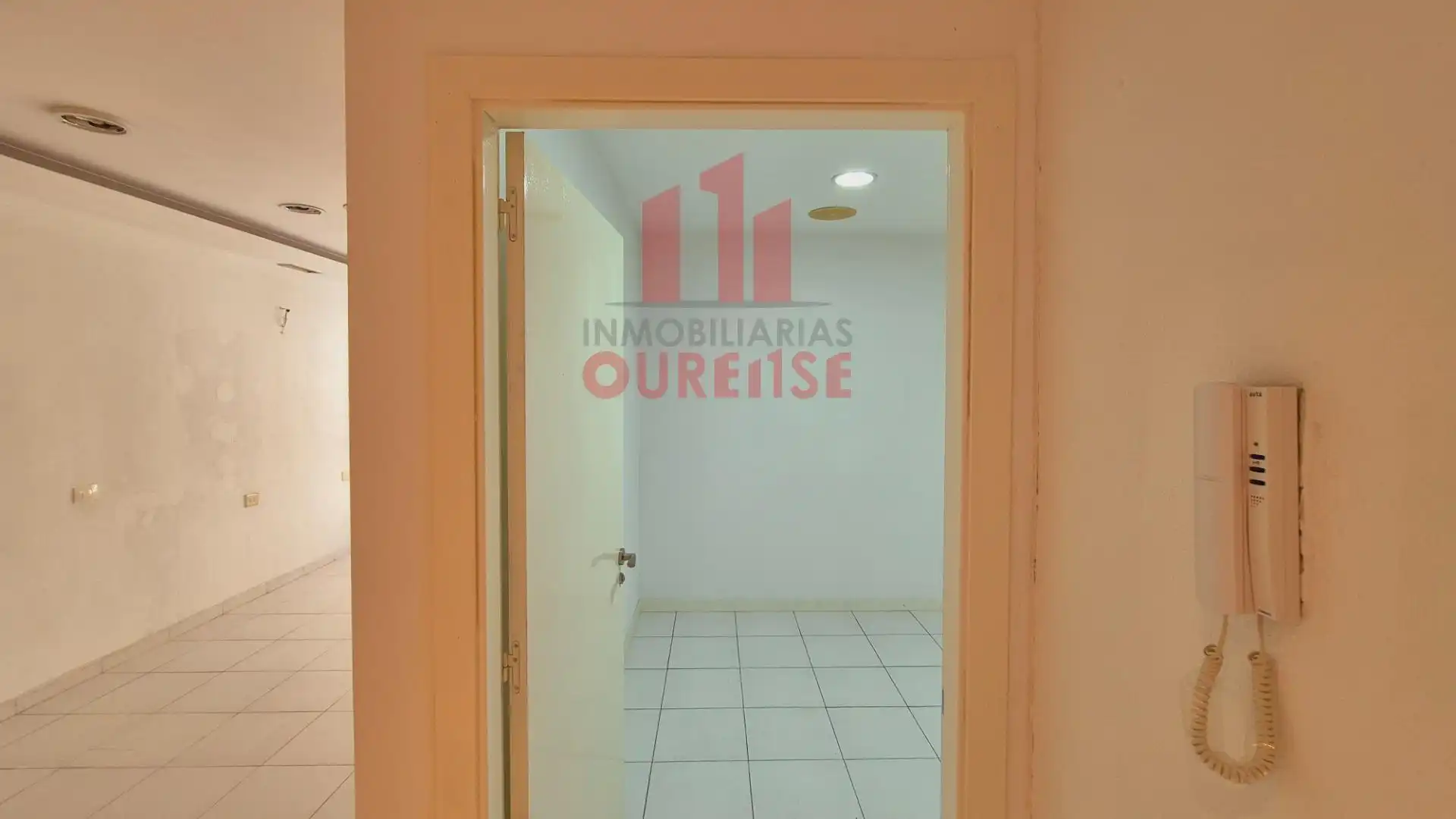 Oficina de alquiler en Ourense Capital  con Calefacción